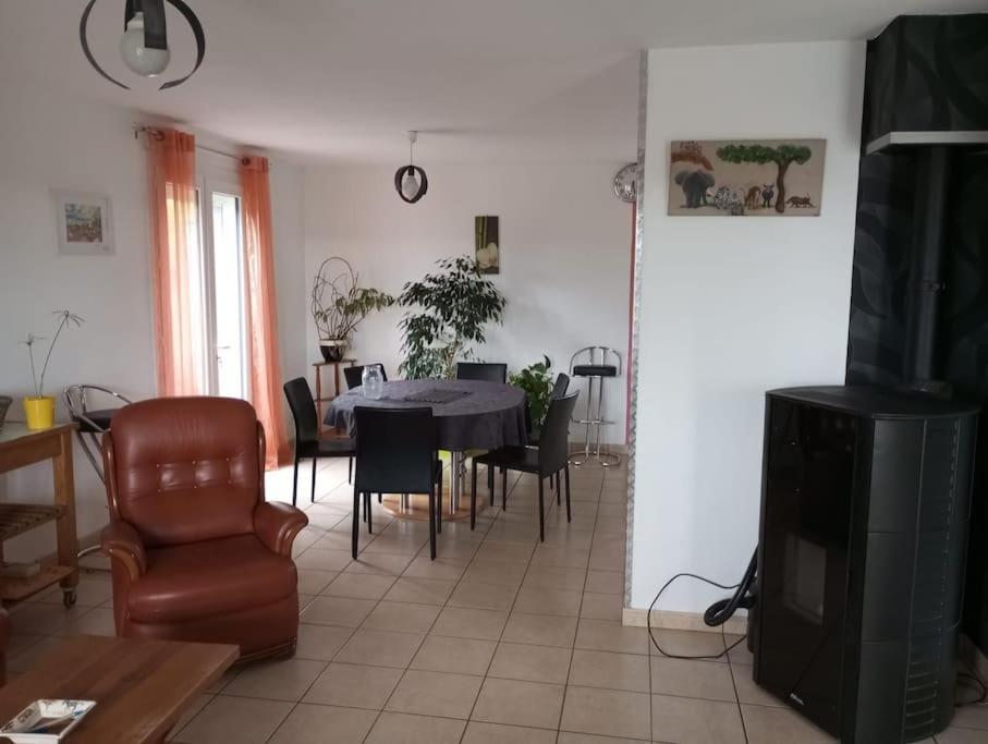 Maison 6 Personnes Billom Eksteriør billede