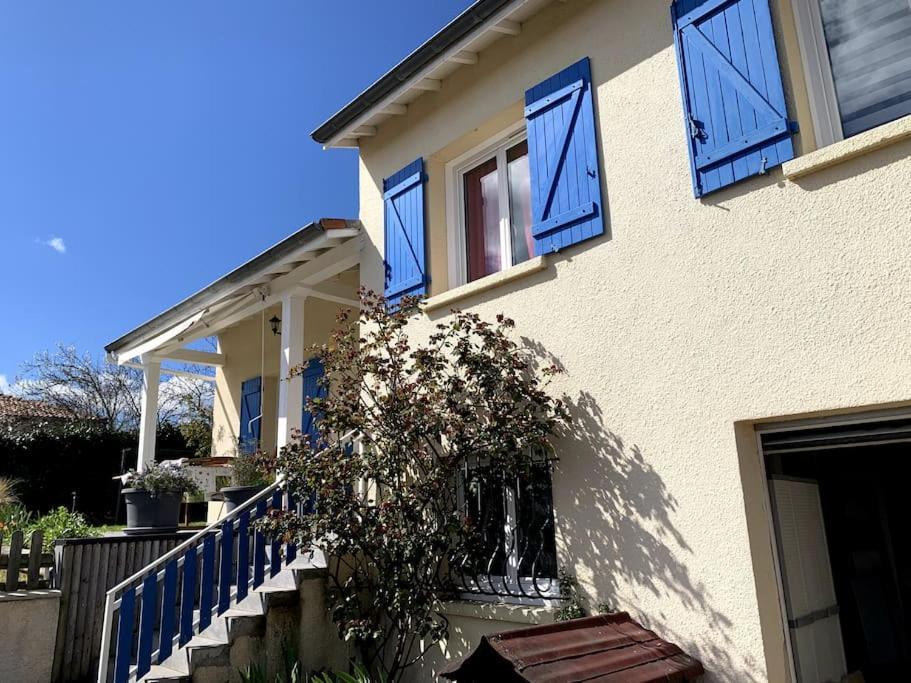 Maison 6 Personnes Billom Eksteriør billede